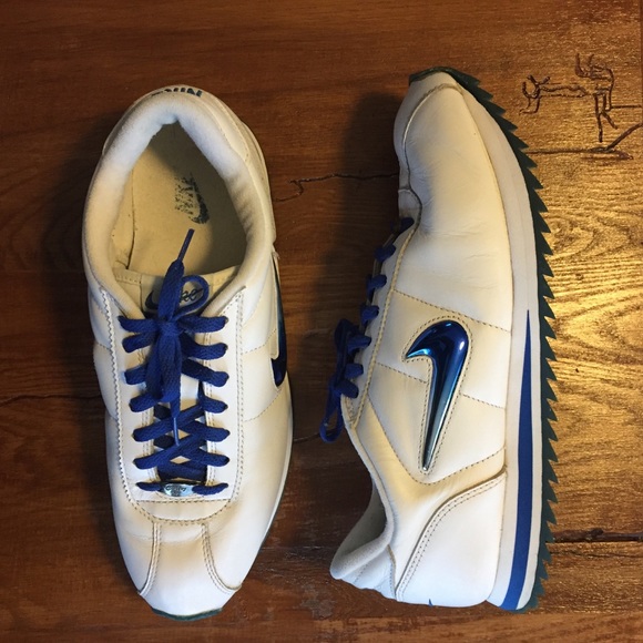 {keywor d} nike cortez royal